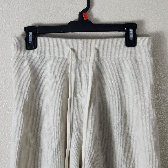 Johnny Was Calme Ribbed Bermuda Cashmere Shorts in Beige NWT Size S - Picture 3 of 15